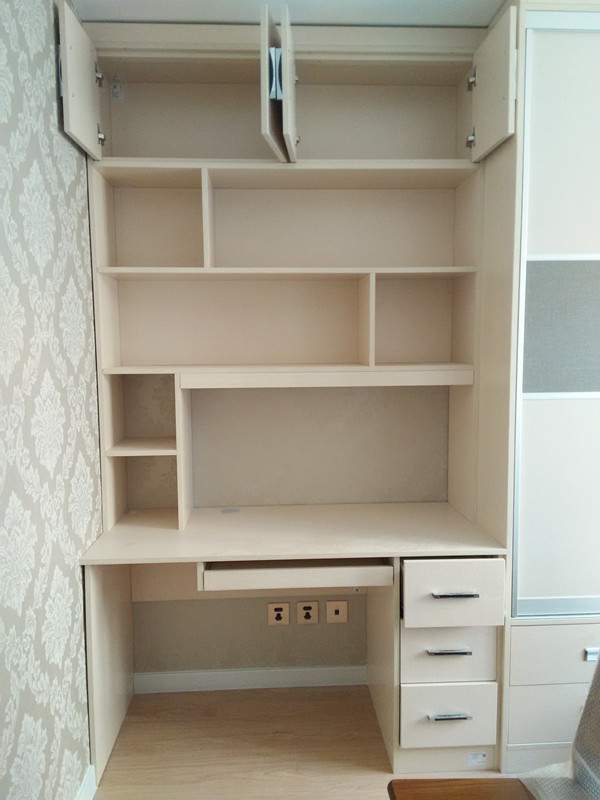 電腦桌--橄欖城