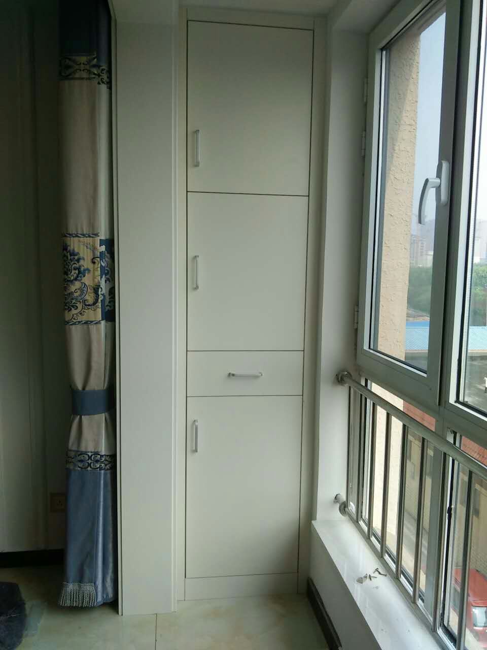 陽(yáng)臺(tái)柜